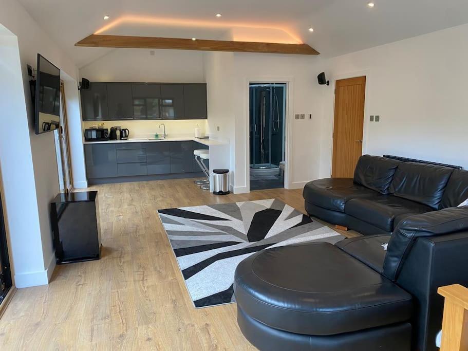 Stansted Airport Luxury Annexe With Parking. Διαμέρισμα Birchanger Εξωτερικό φωτογραφία