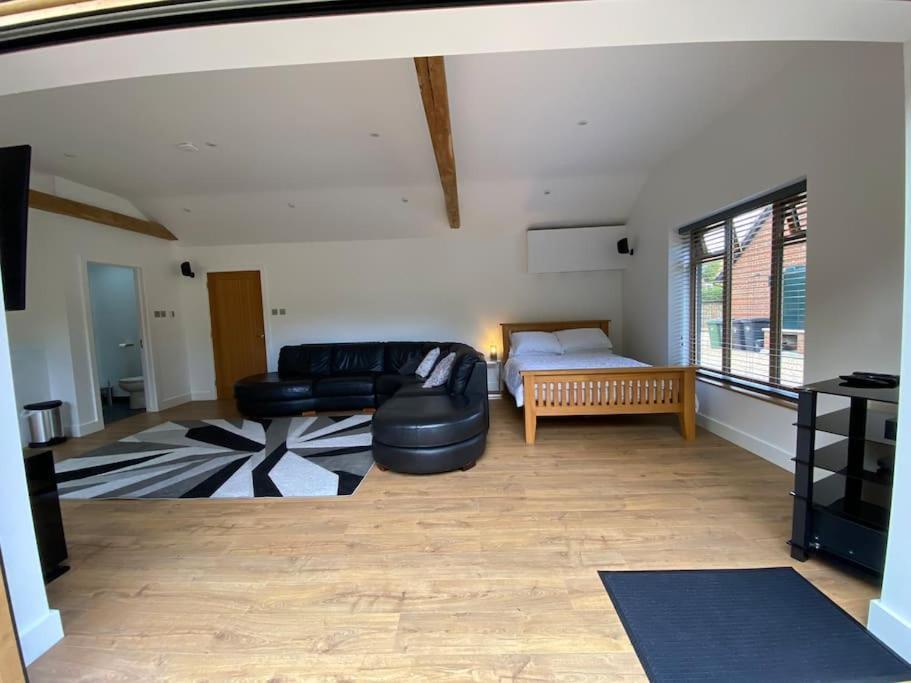 Stansted Airport Luxury Annexe With Parking. Διαμέρισμα Birchanger Εξωτερικό φωτογραφία