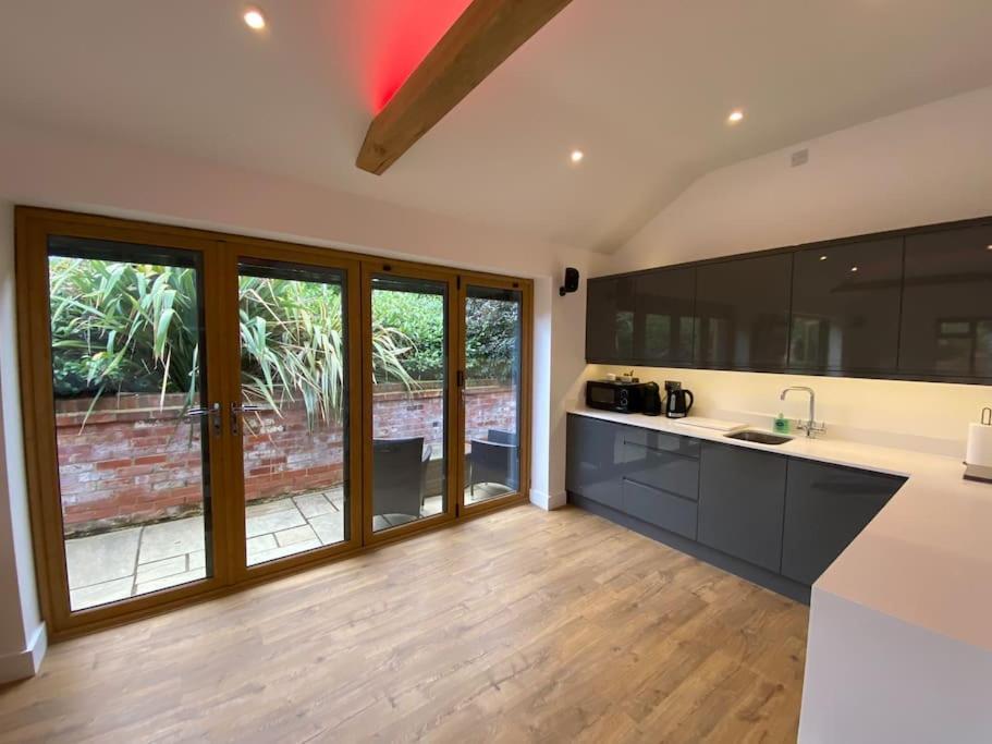 Stansted Airport Luxury Annexe With Parking. Διαμέρισμα Birchanger Εξωτερικό φωτογραφία